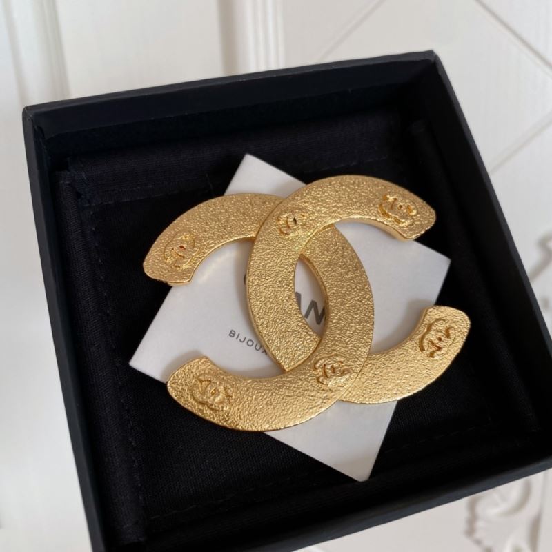 Chanel Brooches - Click Image to Close